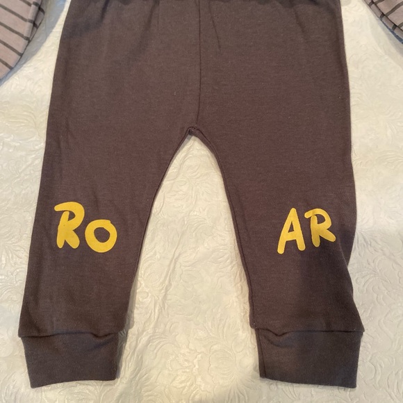 Boys Brown & Tan 2 piece,long sleeve onesie with matching pants, sz 6-9 months - Picture 7 of 7